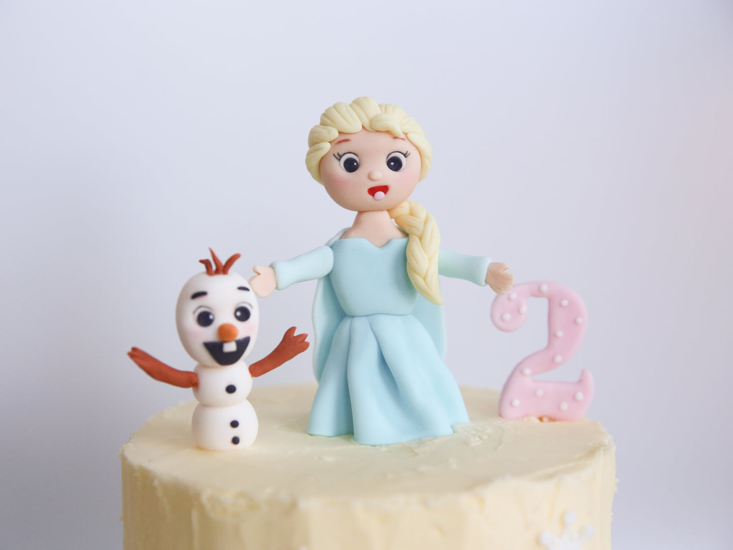 Princess with snowman, personalised name and number