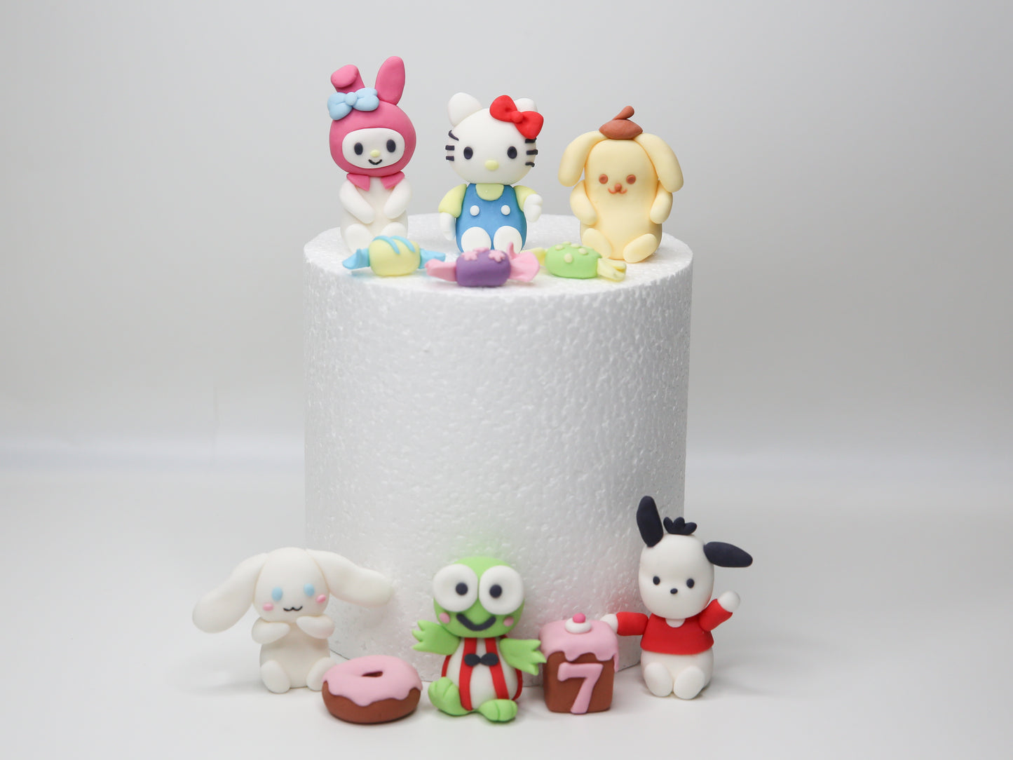 Kitty, Frog, Dog and Rabbit with sweets and donuts Fondants