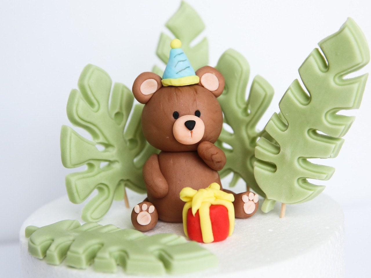 Brown bear with Leaves Options