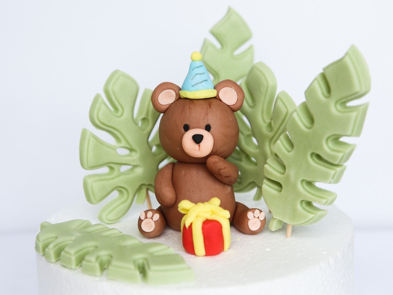 Brown bear with Leaves Options